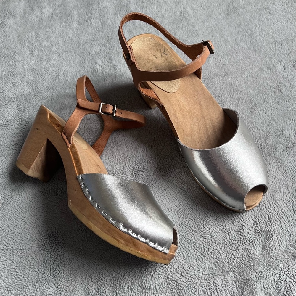 Bryr Miranda Peep Toe High Heel Buckle Clog Silver Metallic EU 39